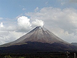 Arenal-Volcano.jpg