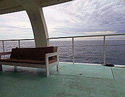 catamaran-deck-sofa