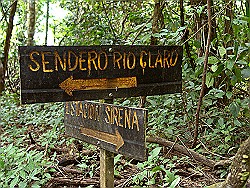 Trail-Sign-Corcovado